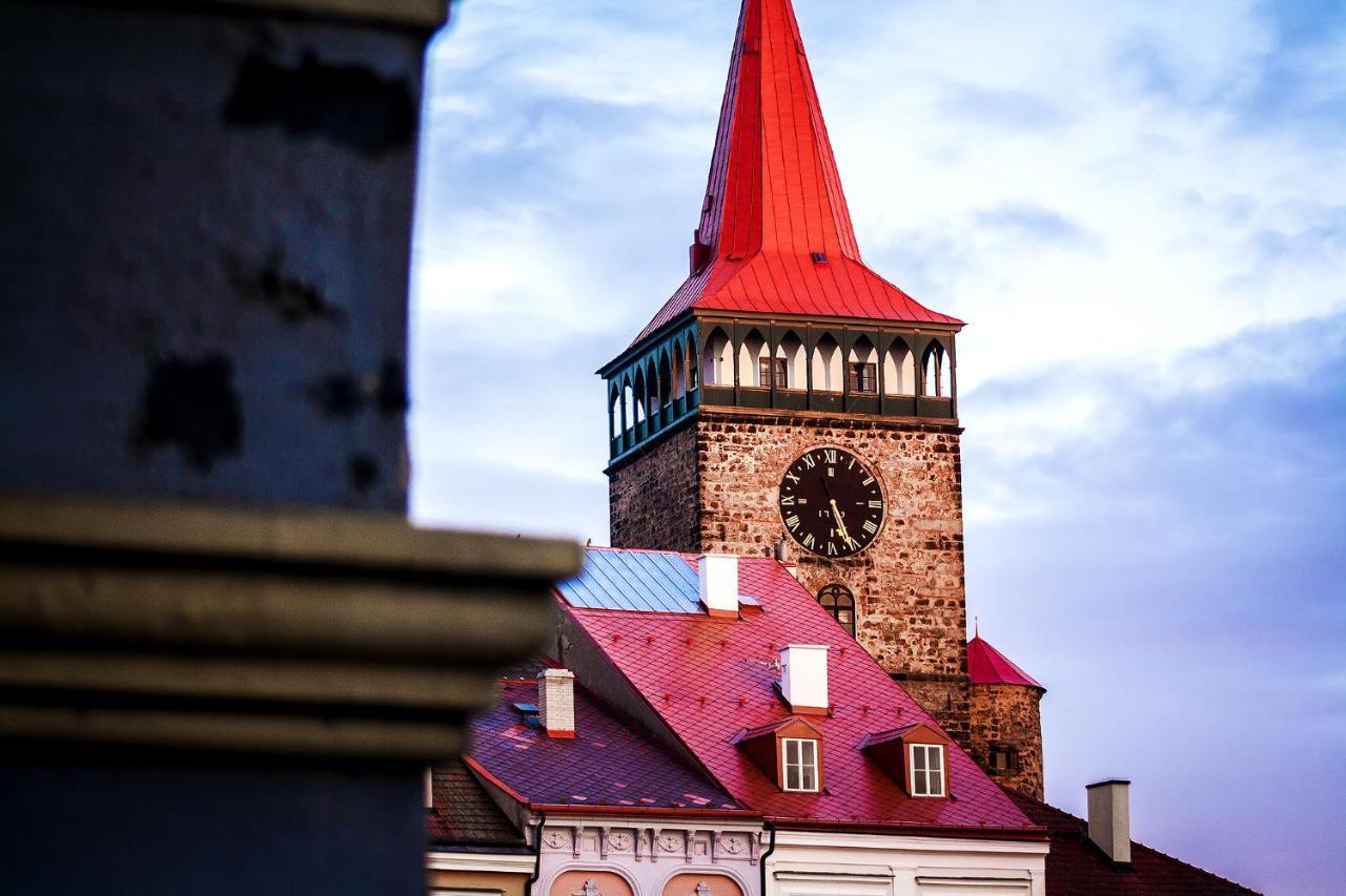 Apartman U Krale Komenskeho Їчін Екстер'єр фото